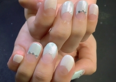 フローズンペールブルー