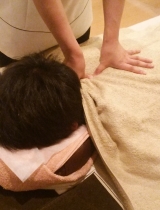 ★ボディケア(全身揉みほぐし)…肩・背中・腰のお疲れにオススメ!!