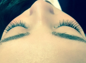 上まつげ180本　目尻長めスタイル