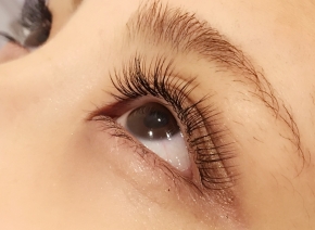 上まつげ160本　目尻長めスタイル