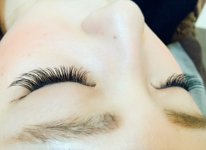 上まつげ180本　目尻長めスタイル