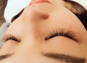 上まつげ160本　中央長めスタイル