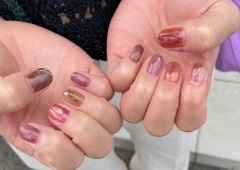 ちぐはぐネイル♡予約空き状況
