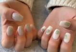 左右非対称ネイル♡予約空き状況