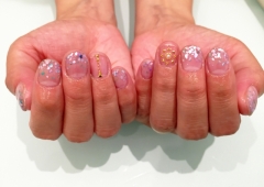 夏に大人気のクリアネイル♡お客様にお似合いなネイルを提案いたします♡